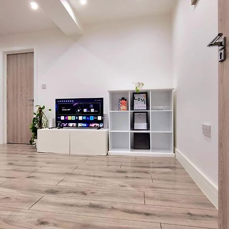 Brand New Flat Close To Turnpike Lane Tube Station Лондон Экстерьер фото