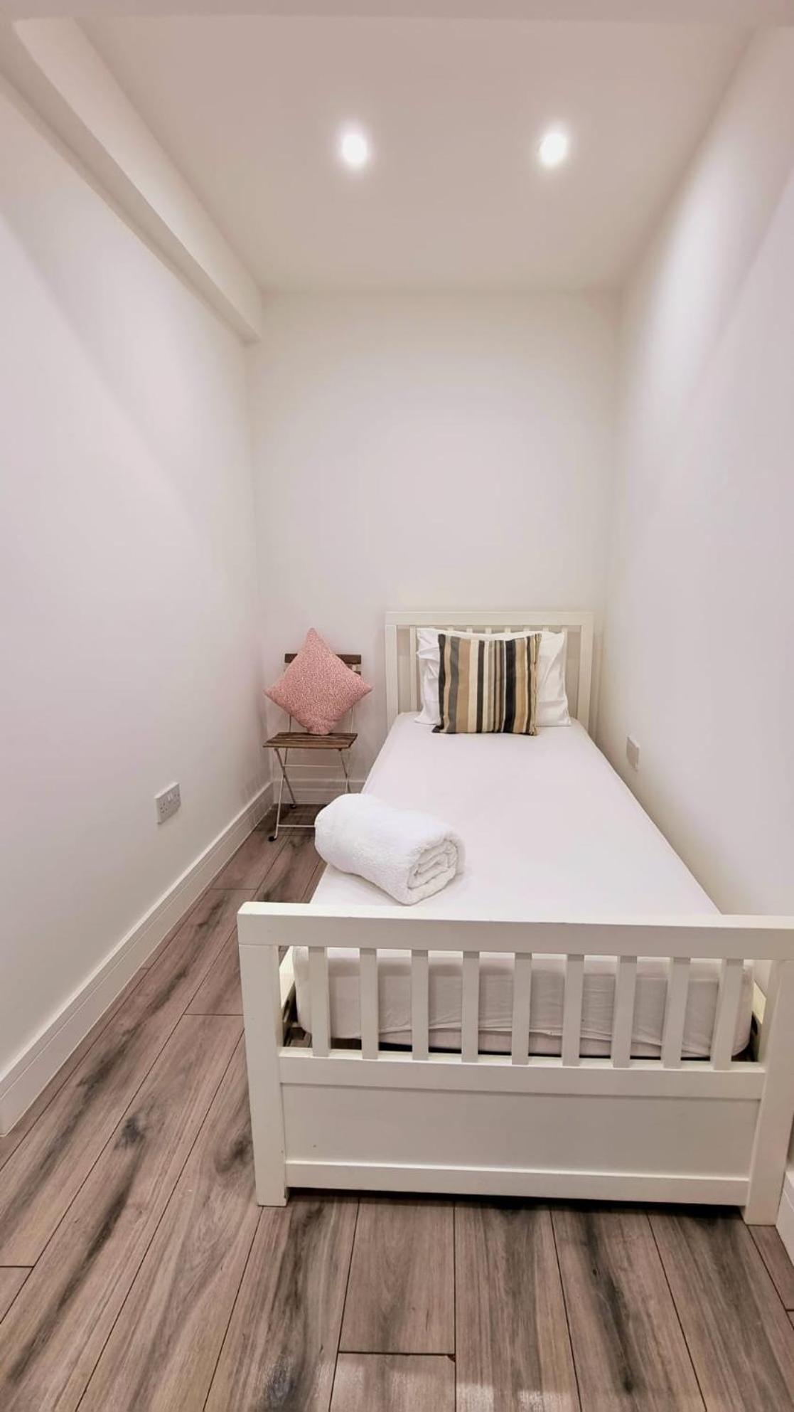 Brand New Flat Close To Turnpike Lane Tube Station Лондон Экстерьер фото